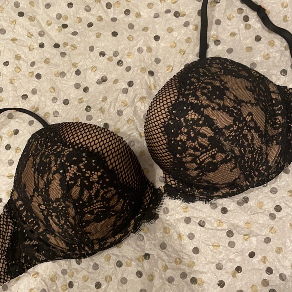 Victoria Secret NWOT Very Sexy Push-Up 34C